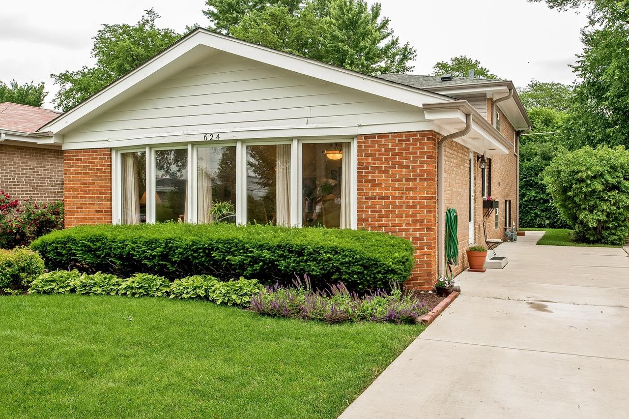 624 Laramie Ave., Wilmette, IL 60091
