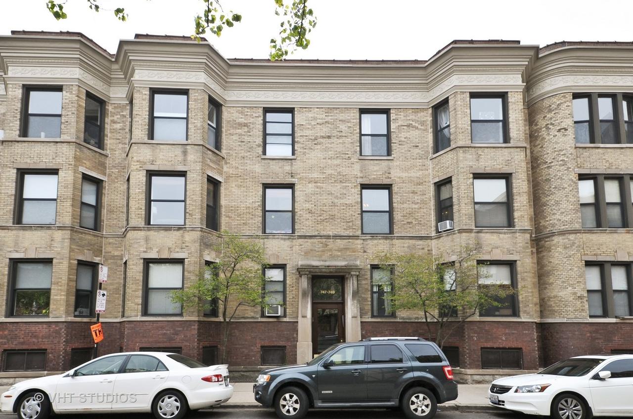 749 W Wellington Ave. #2, Chicago, IL 60657