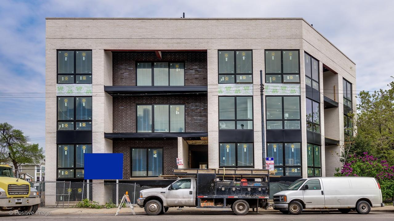 2854 W Belmont Ave. #3E, Chicago, IL 60618