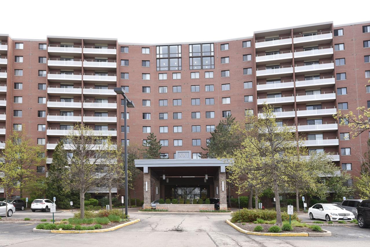 21 Kristin Dr. #916, Schaumburg, IL 60195