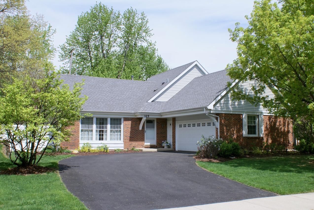 325 Cedarbrook Rd., Naperville, IL 60565