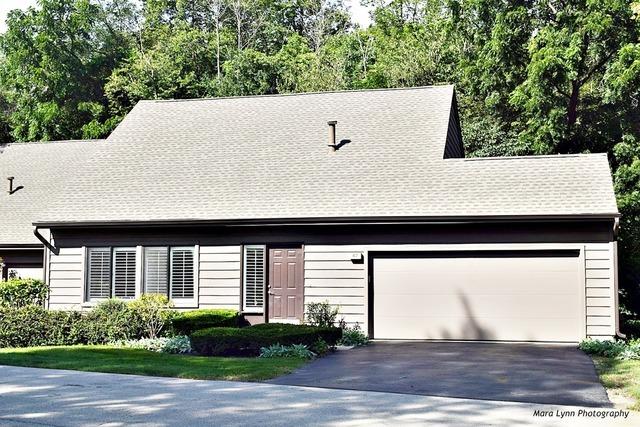 42 Lakewood Cir., St. Charles, IL 60174