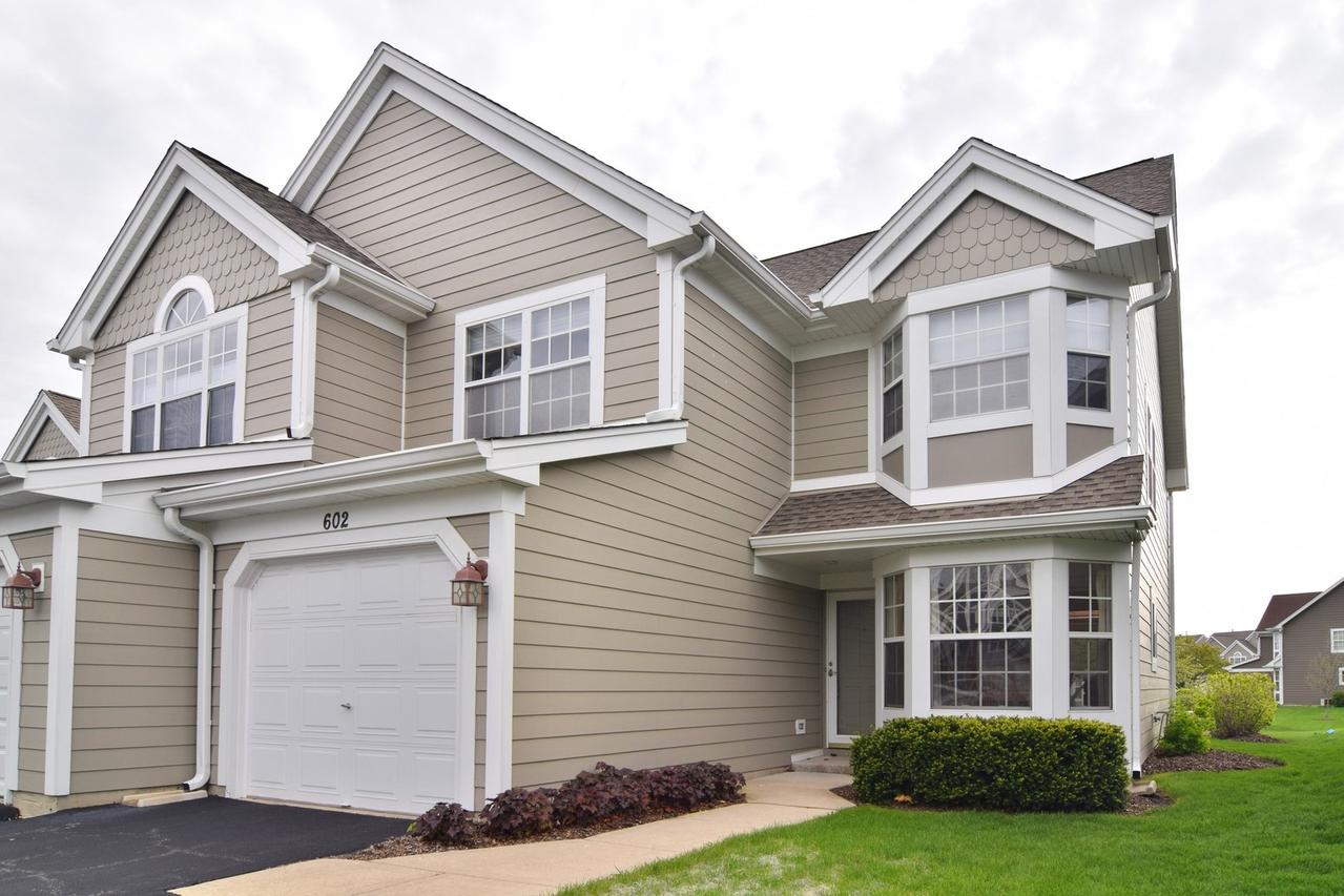 602 Kingsbridge Dr., Carol Stream, IL 60188