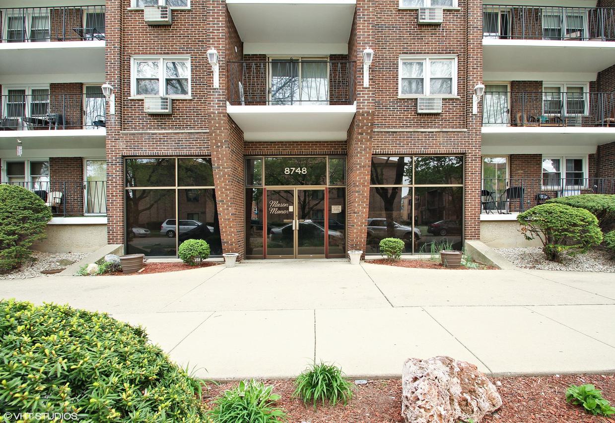 8748 W Summerdale Ave. #6D, Chicago, IL 60656