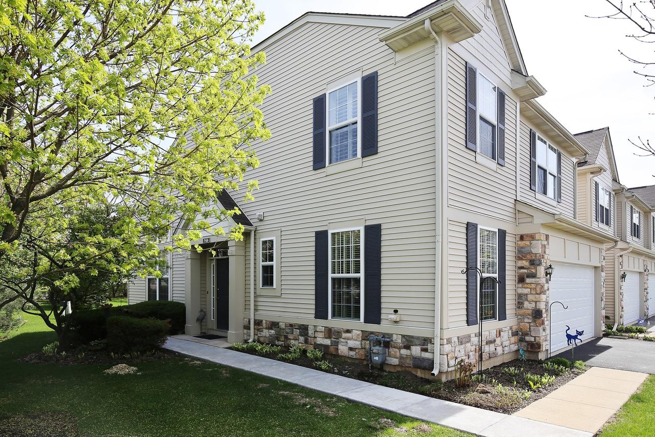 749 Dillon Ct., Grayslake, IL 60030