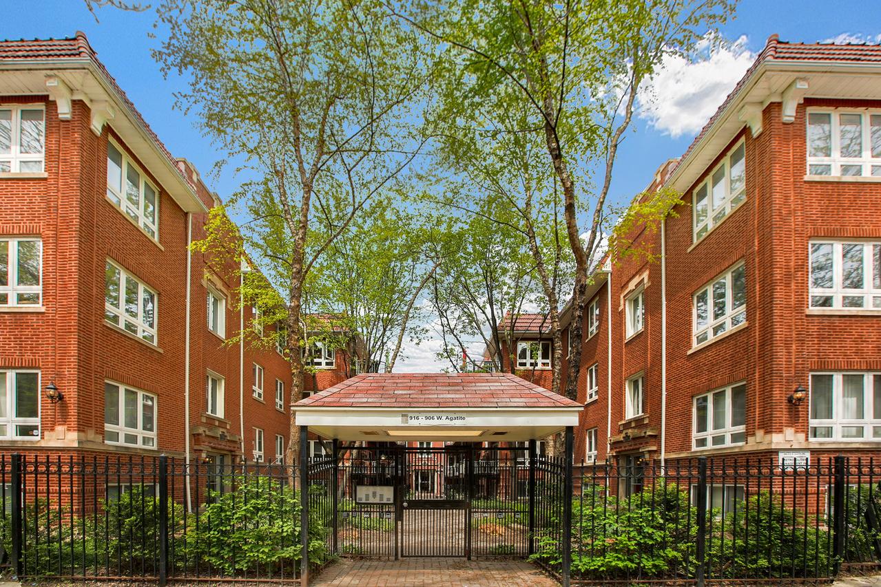 912 W Agatite Ave. #2, Chicago, IL 60640