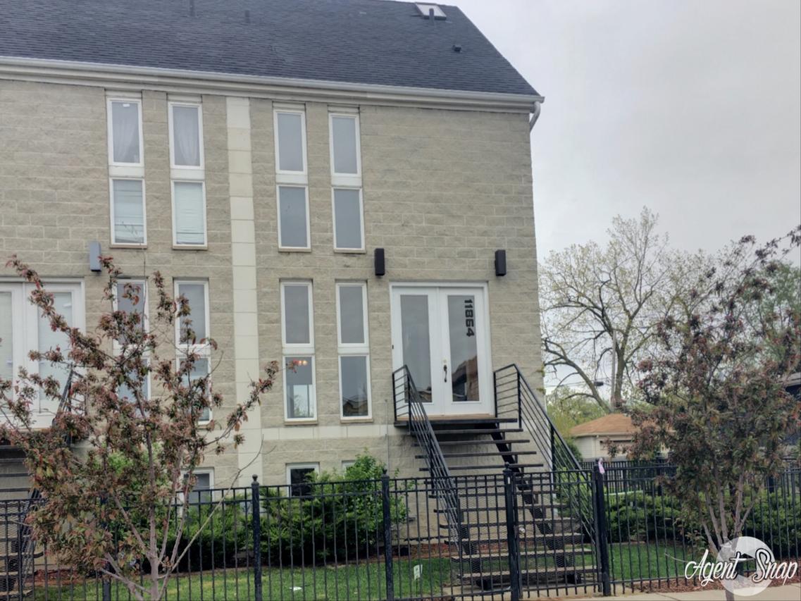11864 S Vincennes Ave., Chicago, IL 60643