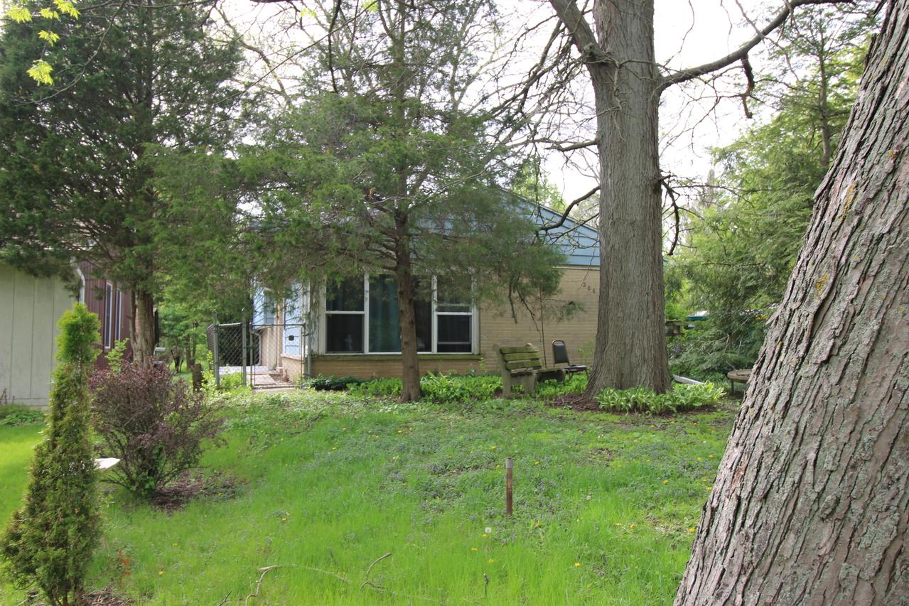 206 Rose Ave., Crystal Lake, IL 60014
