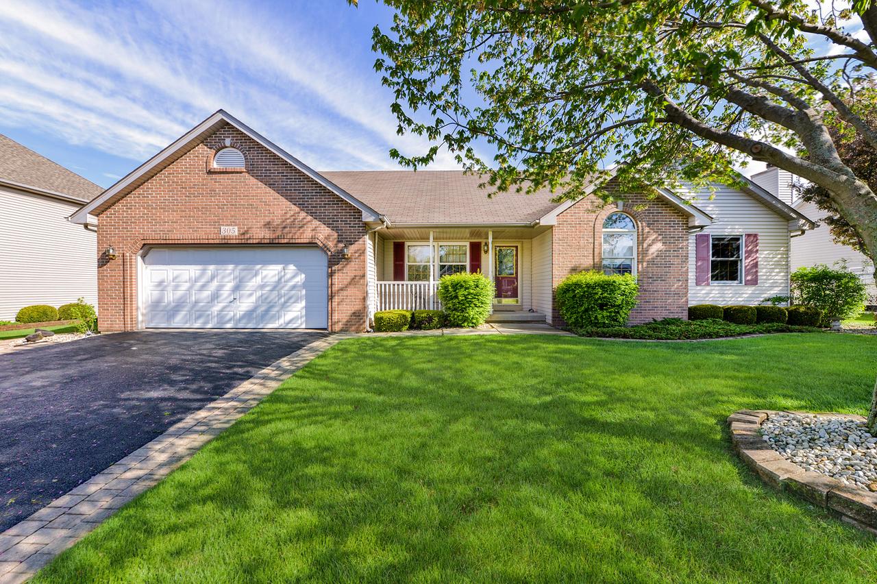 305 Fairhaven Dr., Yorkville, IL 60560