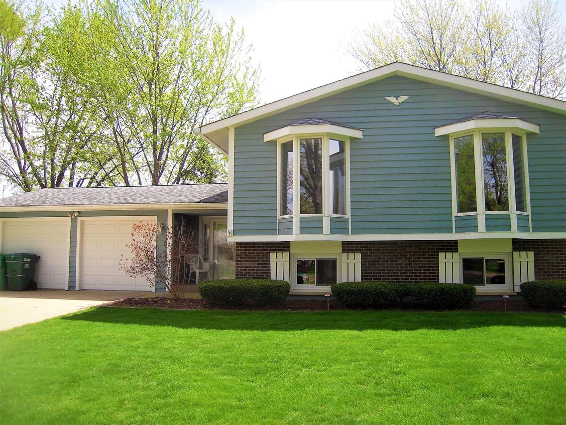 965 Denton Ct., Crystal Lake, IL 60014