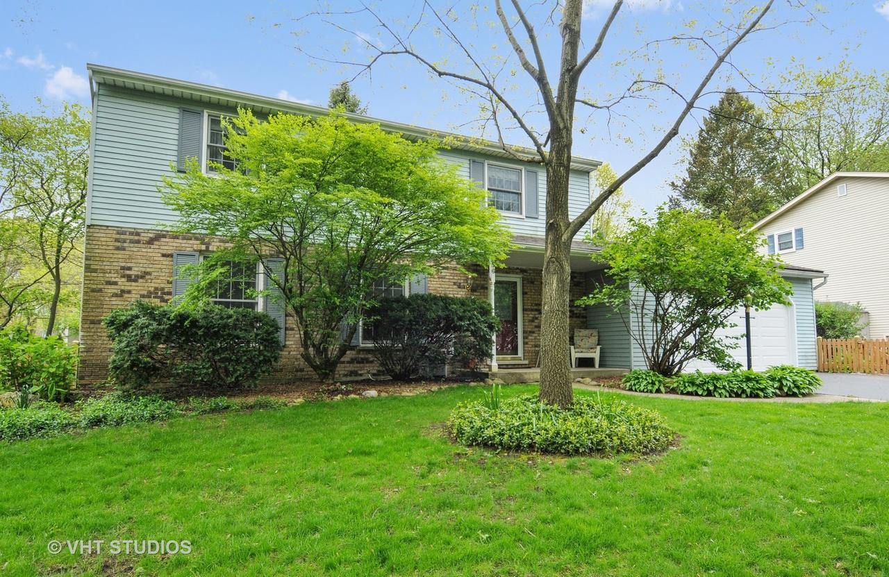 56 Drendel Ln., Naperville, IL 60565