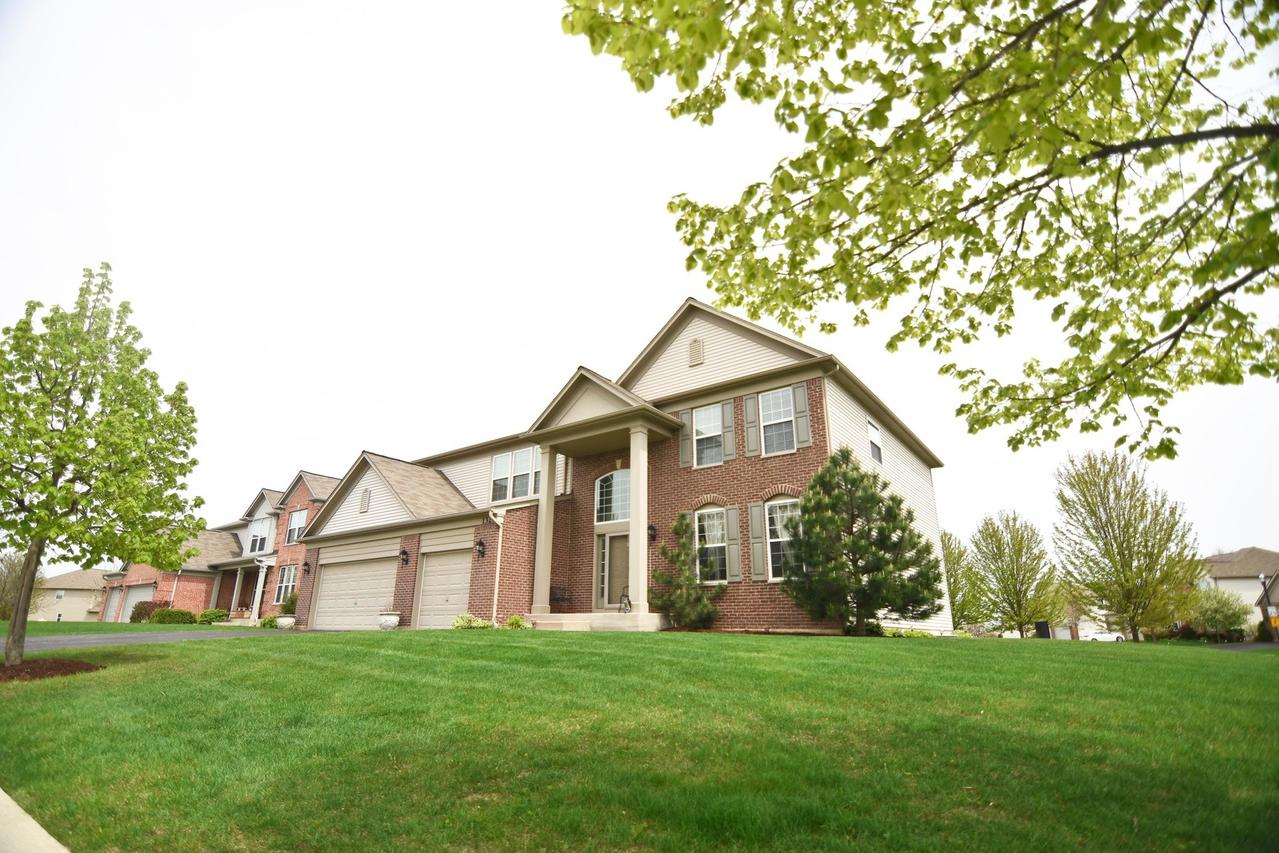 1329 Turnberry Ln., Mundelein, IL 60060