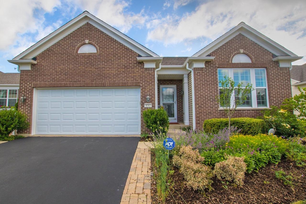 3212 Ravinia Cir., Mundelein, IL 60060