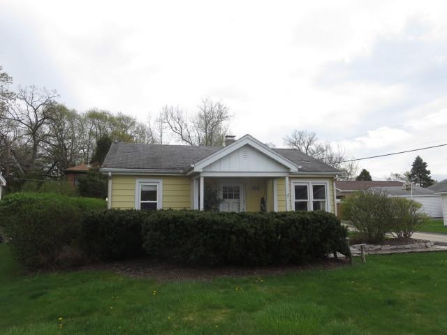 906 Madison Ave., Wauconda, IL 60084