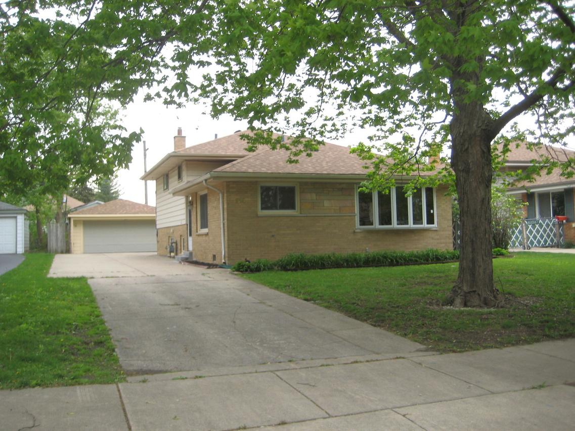 914 7th Ave., La Grange, IL 60525