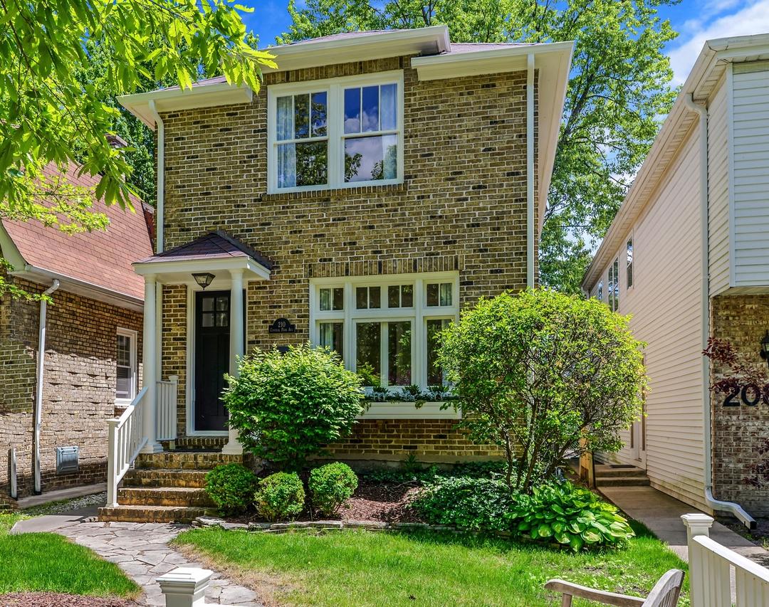 210 Central Park Ave., Wilmette, IL 60091