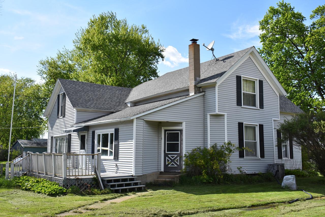 104 N Main St., Chana, IL 61015