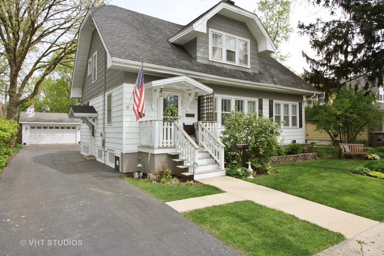256 Ash St., Crystal Lake, IL 60014