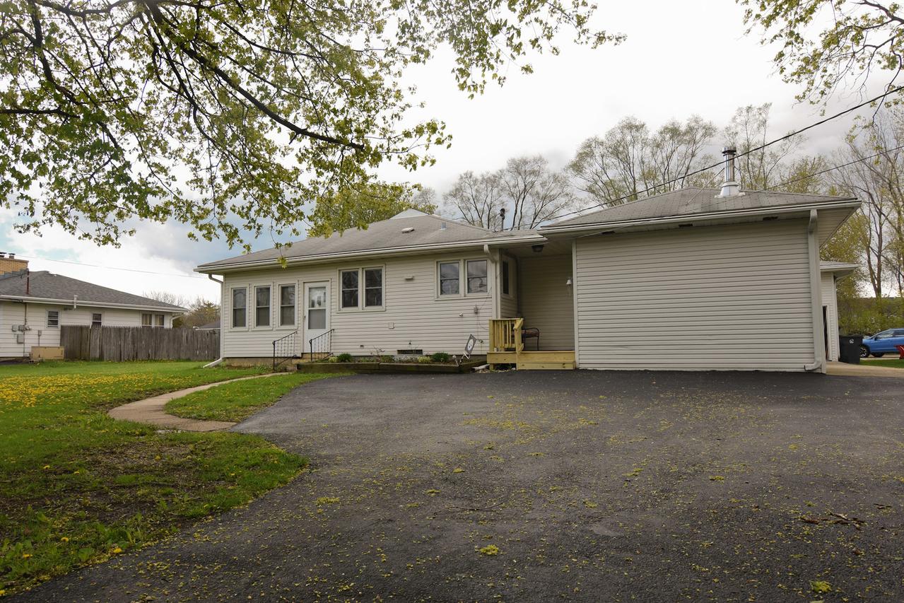 10655 W Yorkhouse Rd., Beach Park, IL 60087