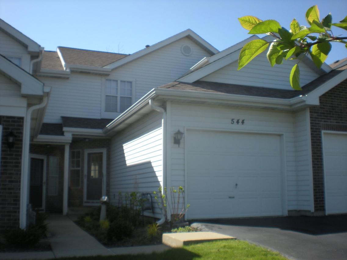 544 Woodcrest Dr., Mundelein, IL 60060