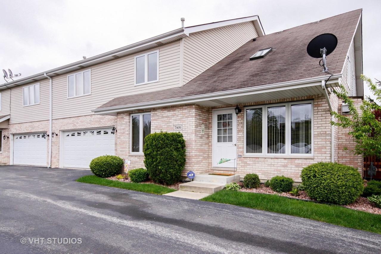 7909 W Tameling Ct., Palos Hills, IL 60465