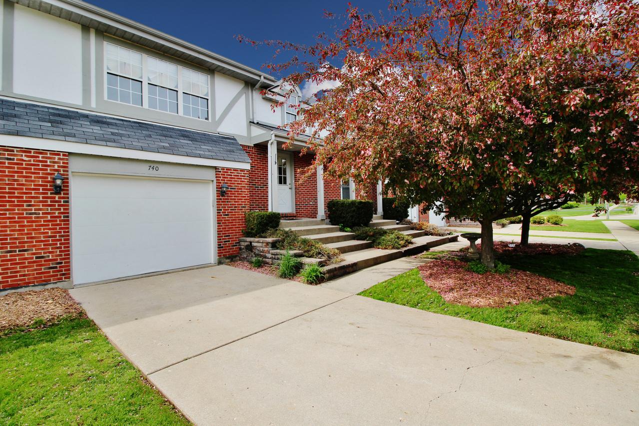 740 Eletson Dr., Crystal Lake, IL 60014