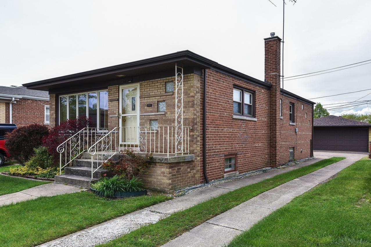 12814 S Commercial Ave., Chicago, IL 60633