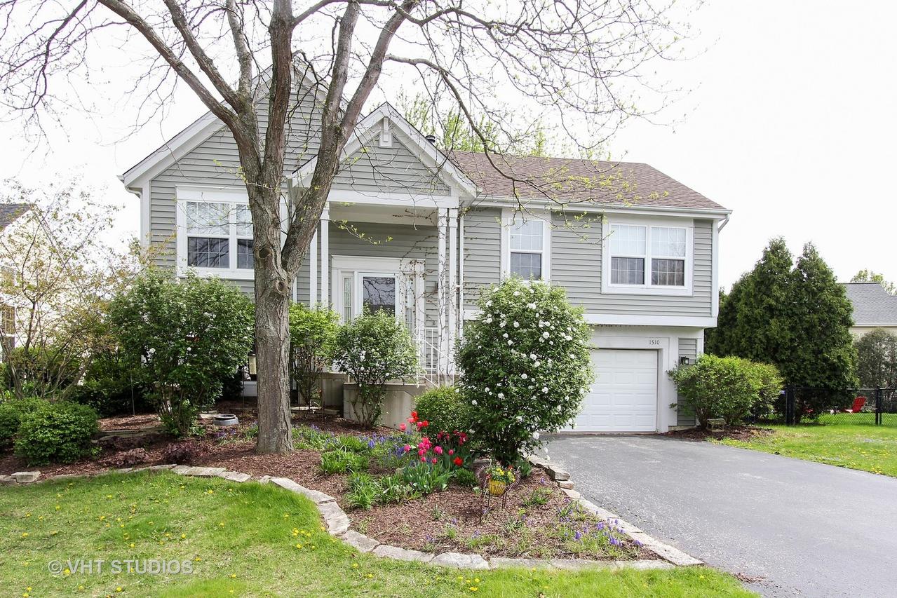 1510 Portsmouth Ct., Grayslake, IL 60030