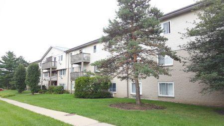 655 Deepwoods Dr. #3E, Mundelein, IL 60060