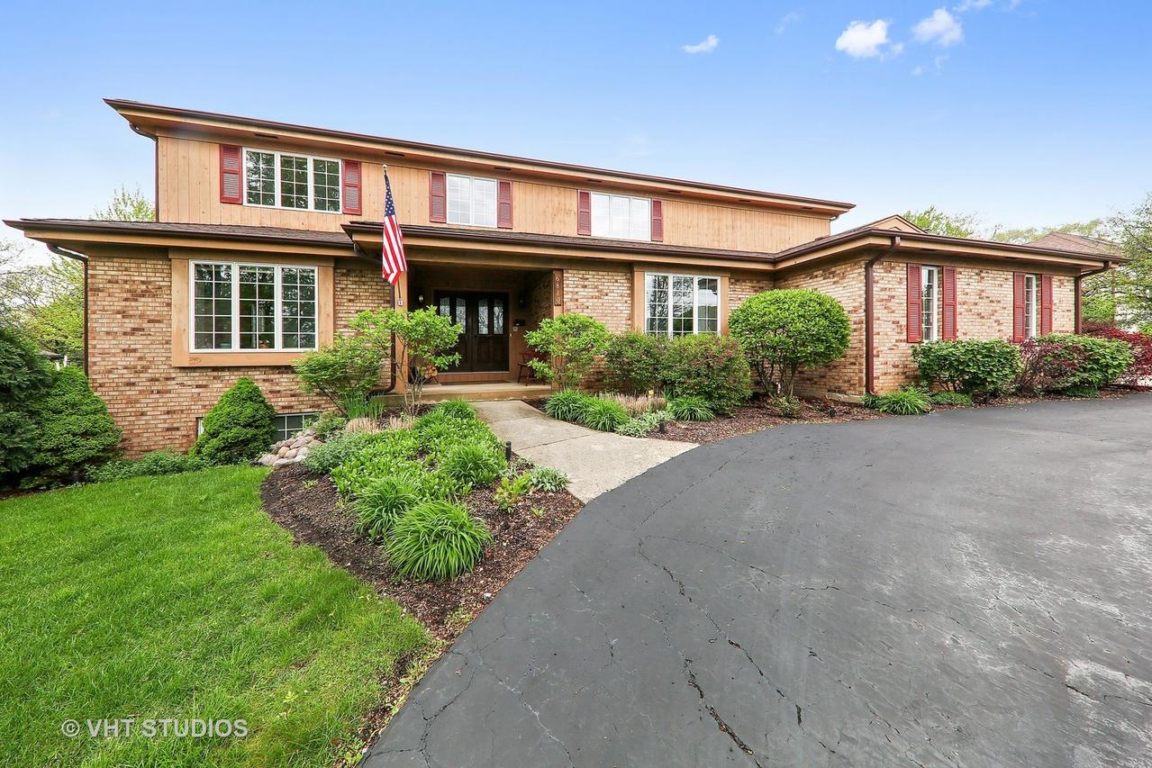 6810 County Line Ln., Burr Ridge, IL 60527