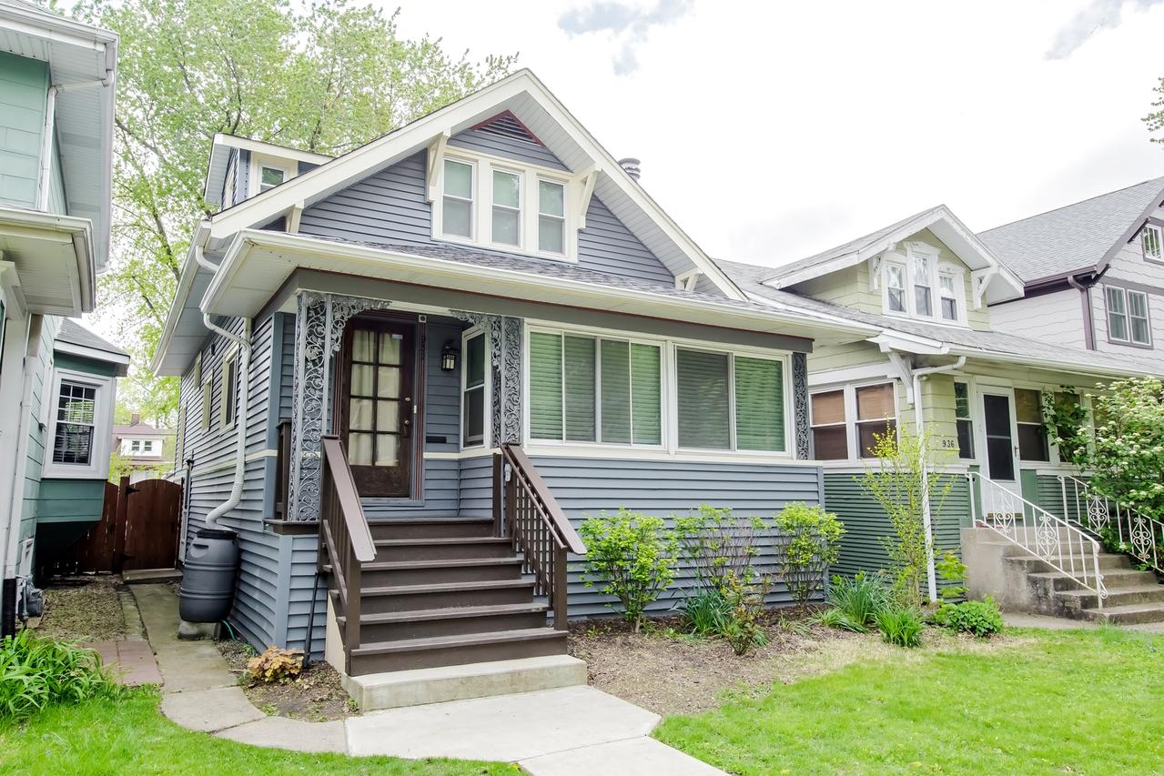 932 S Kenilworth Ave., Oak Park, IL 60304
