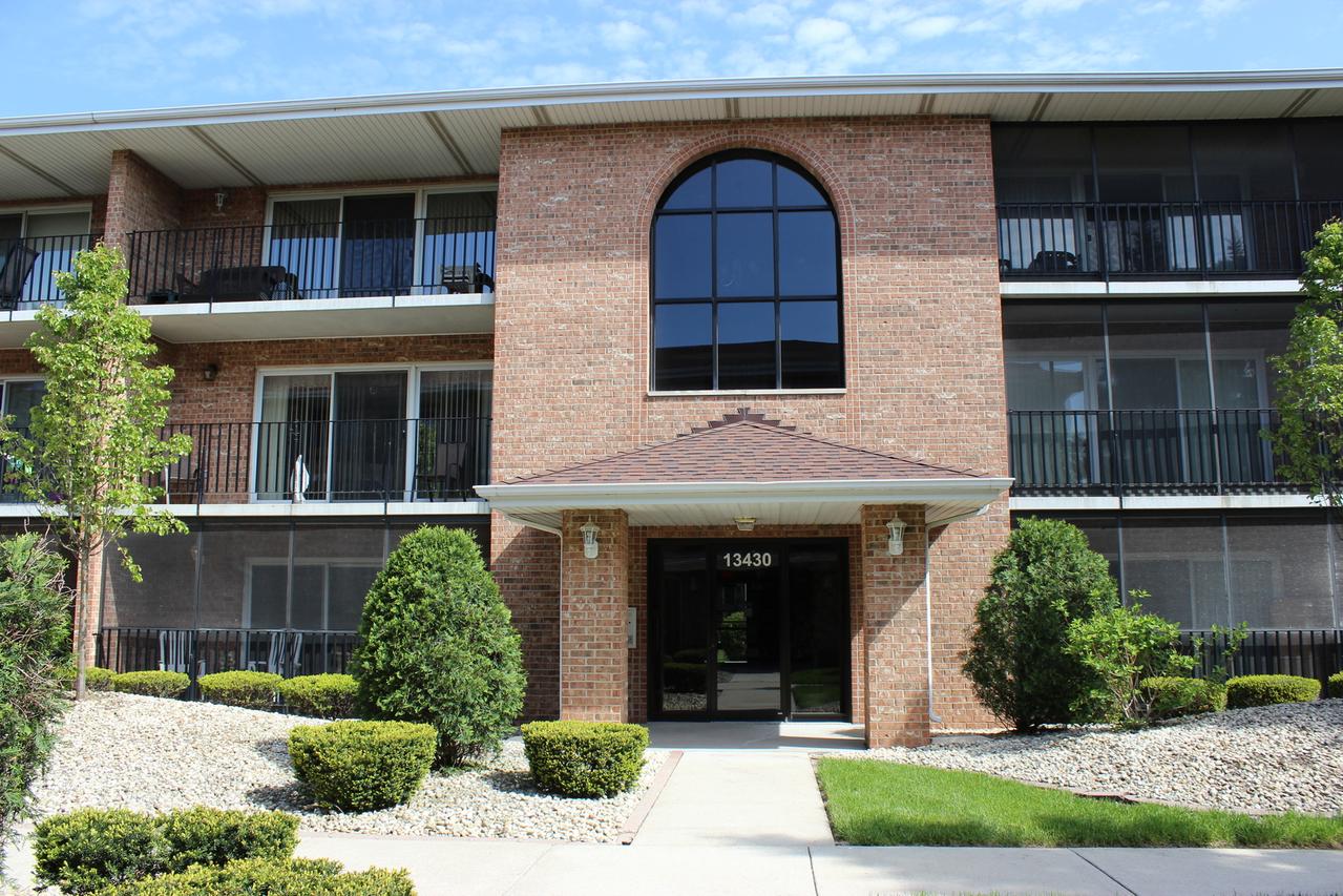 13430 E Circle Dr. #507, Crestwood, IL 60445