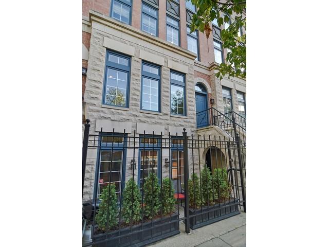 365 W Superior St. #A, Chicago, IL 60654
