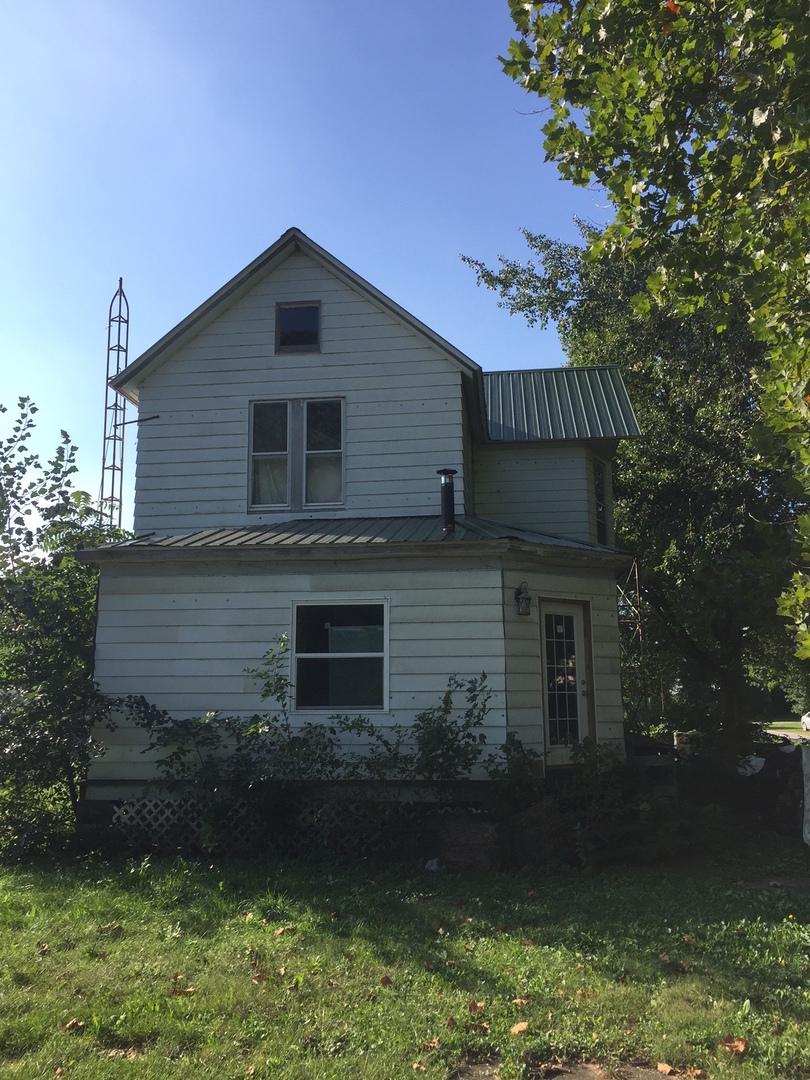 400 Main St., Foosland, IL 61845