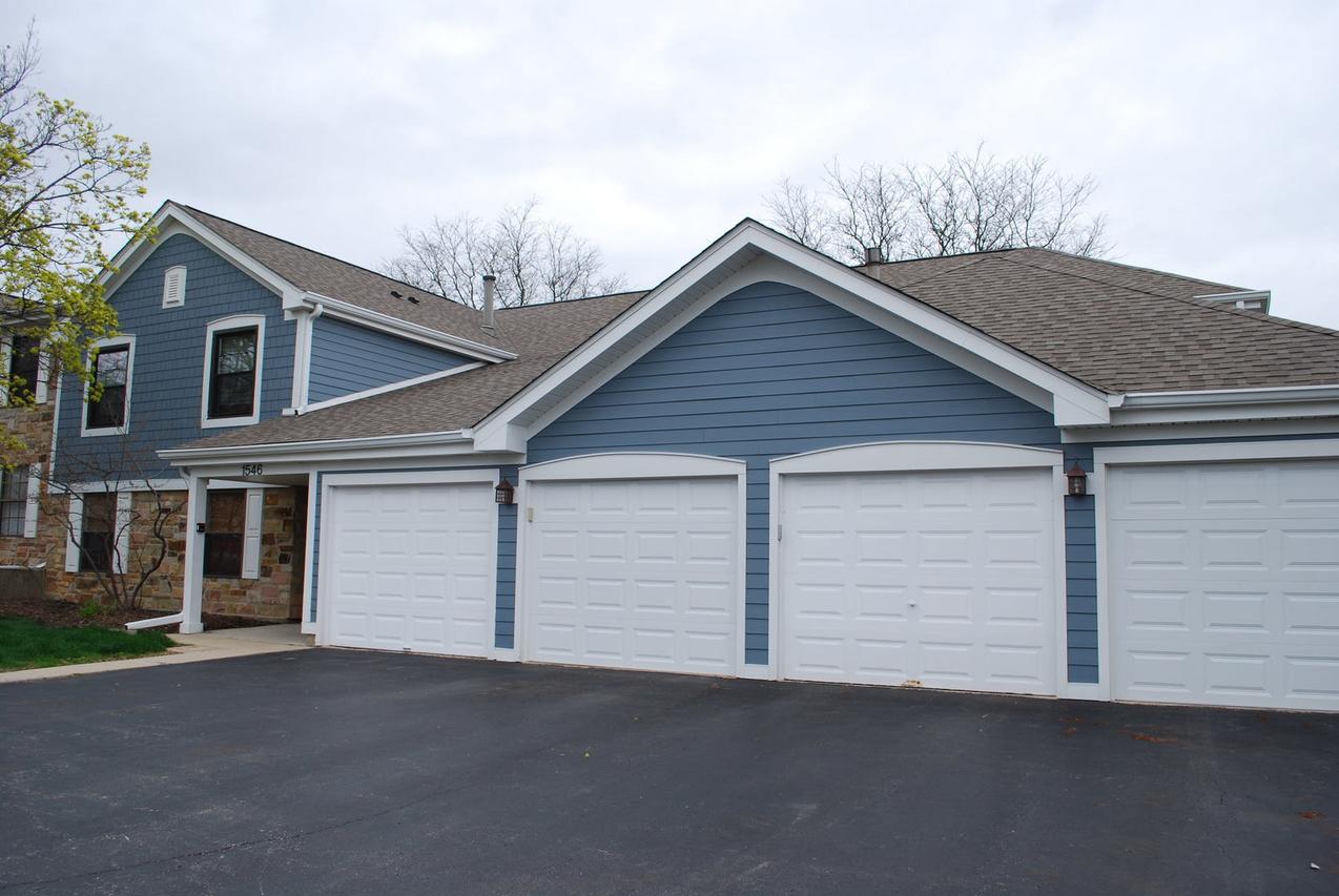 1546 Williamsburg Dr. #D2, Schaumburg, IL 60193