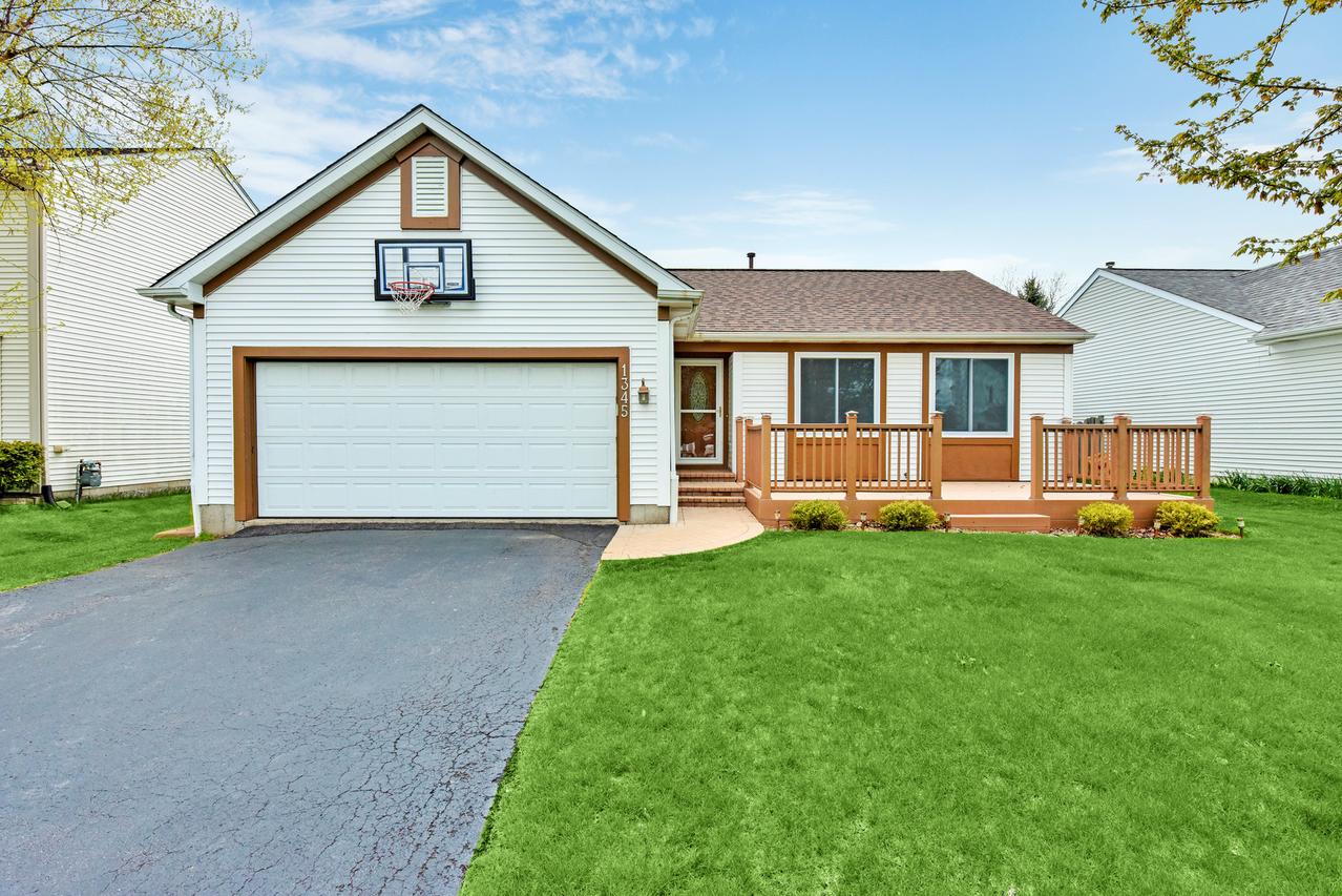 1345 Belle Haven Dr., Grayslake, IL 60030