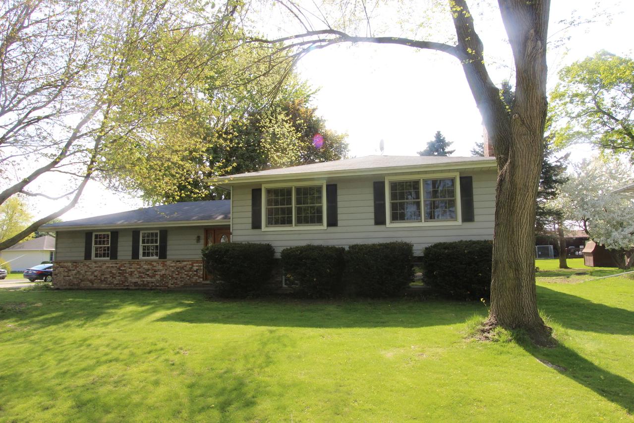9611 Jean Dr., Hebron, IL 60034