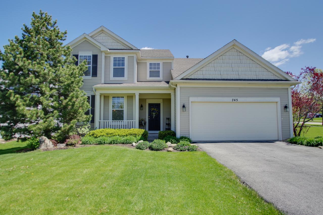 745 Stewart Ave., North Aurora, IL 60542