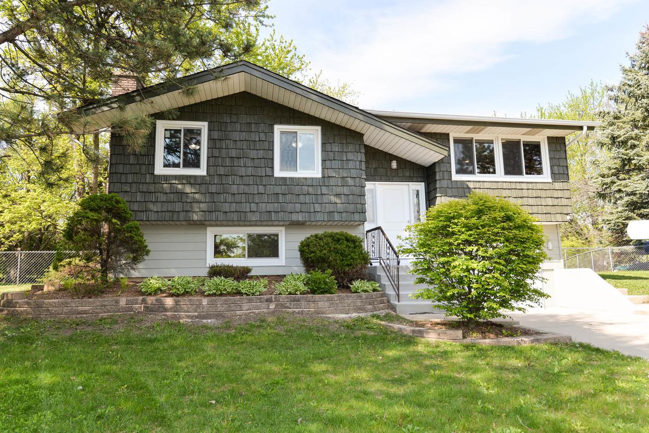 332 Milford Ct., Schaumburg, IL 60193