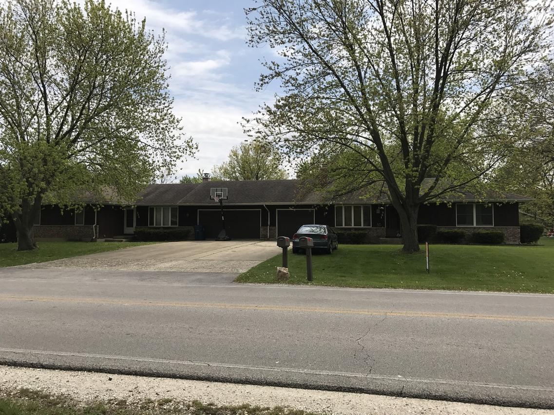 821-823 Konen Ave., Aurora, IL 60505