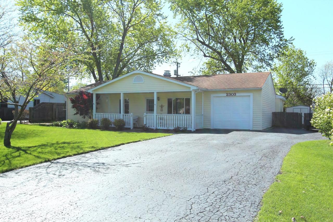 2303 Country Ln., Mchenry, IL 60051