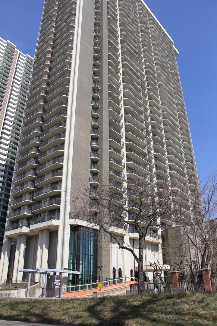 6007 N Sheridan Rd. #13B, Chicago, IL 60660