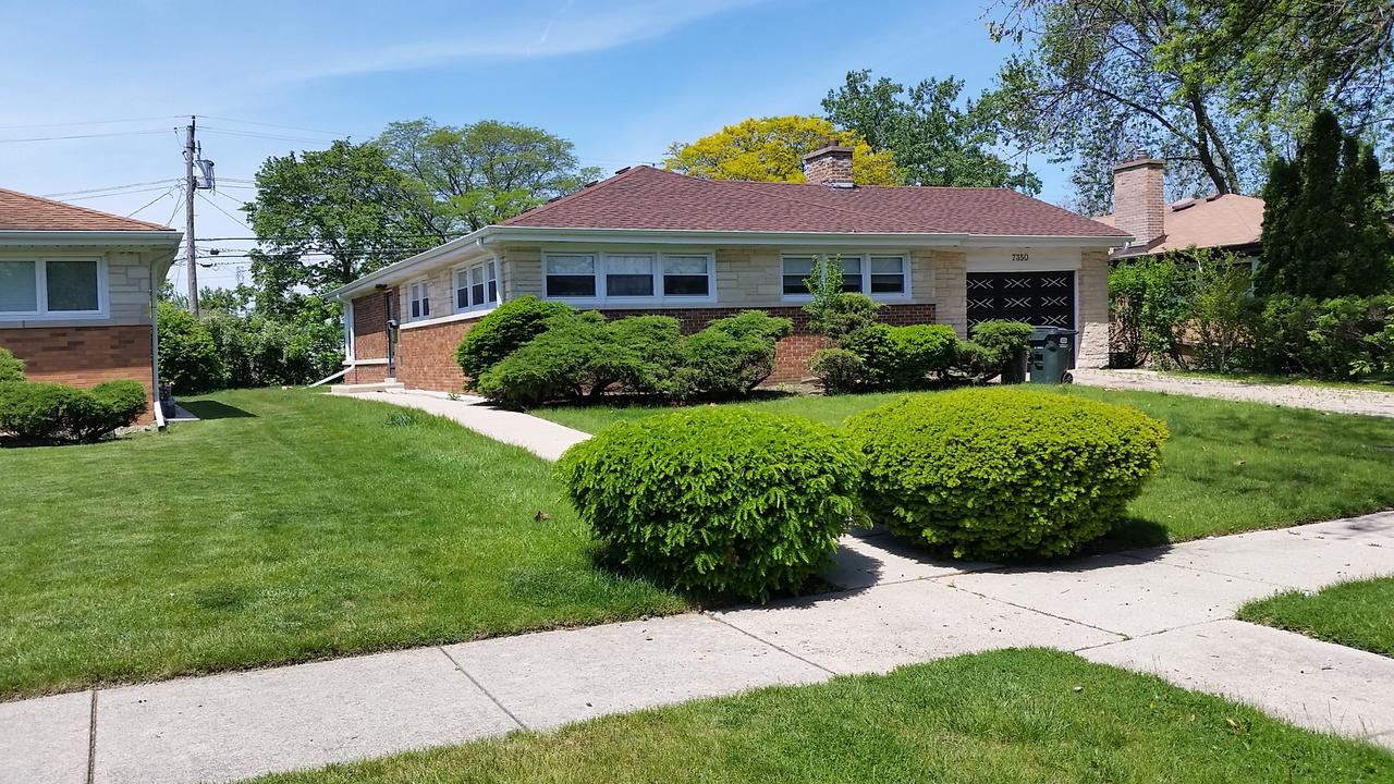 7350 N Kilbourn Ave., Lincolnwood, IL 60712