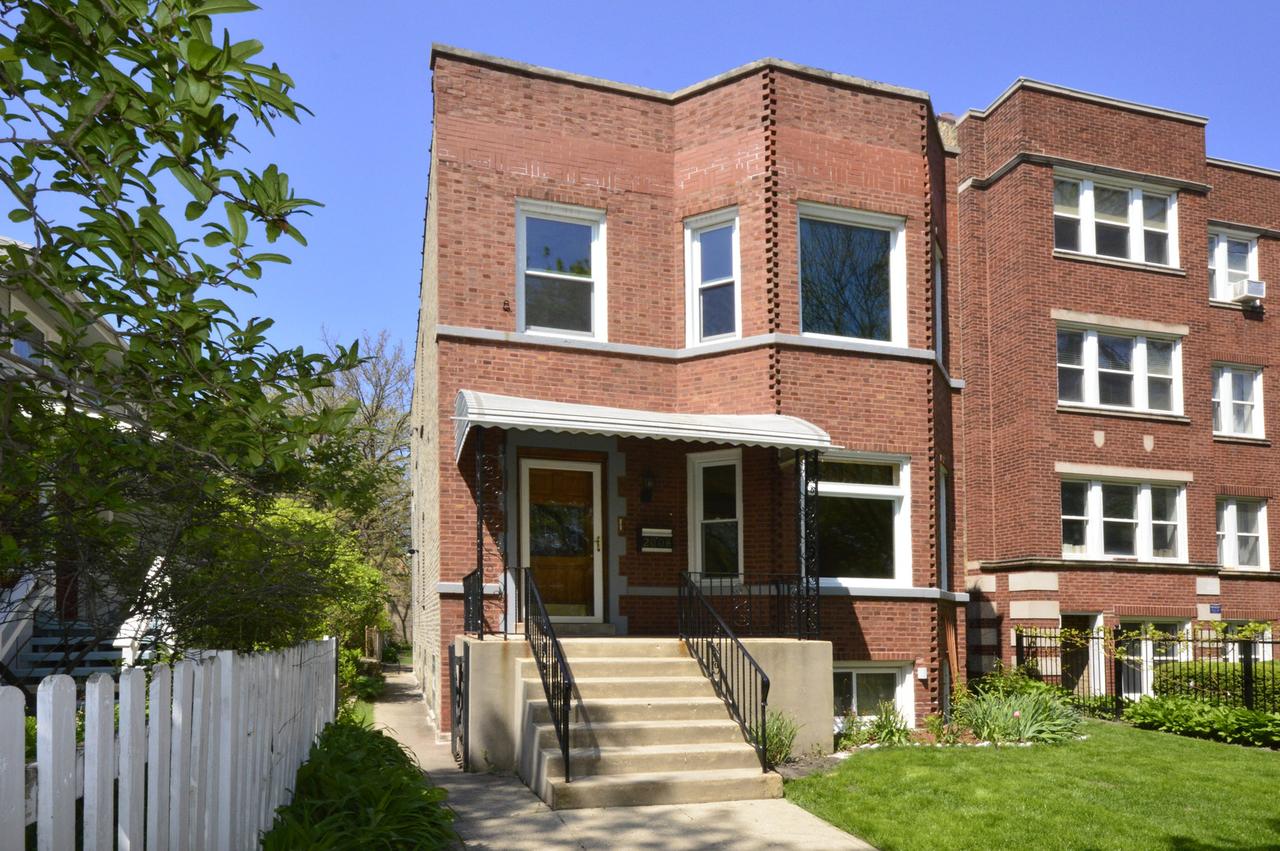 2008 W Estes Ave., Chicago, IL 60645