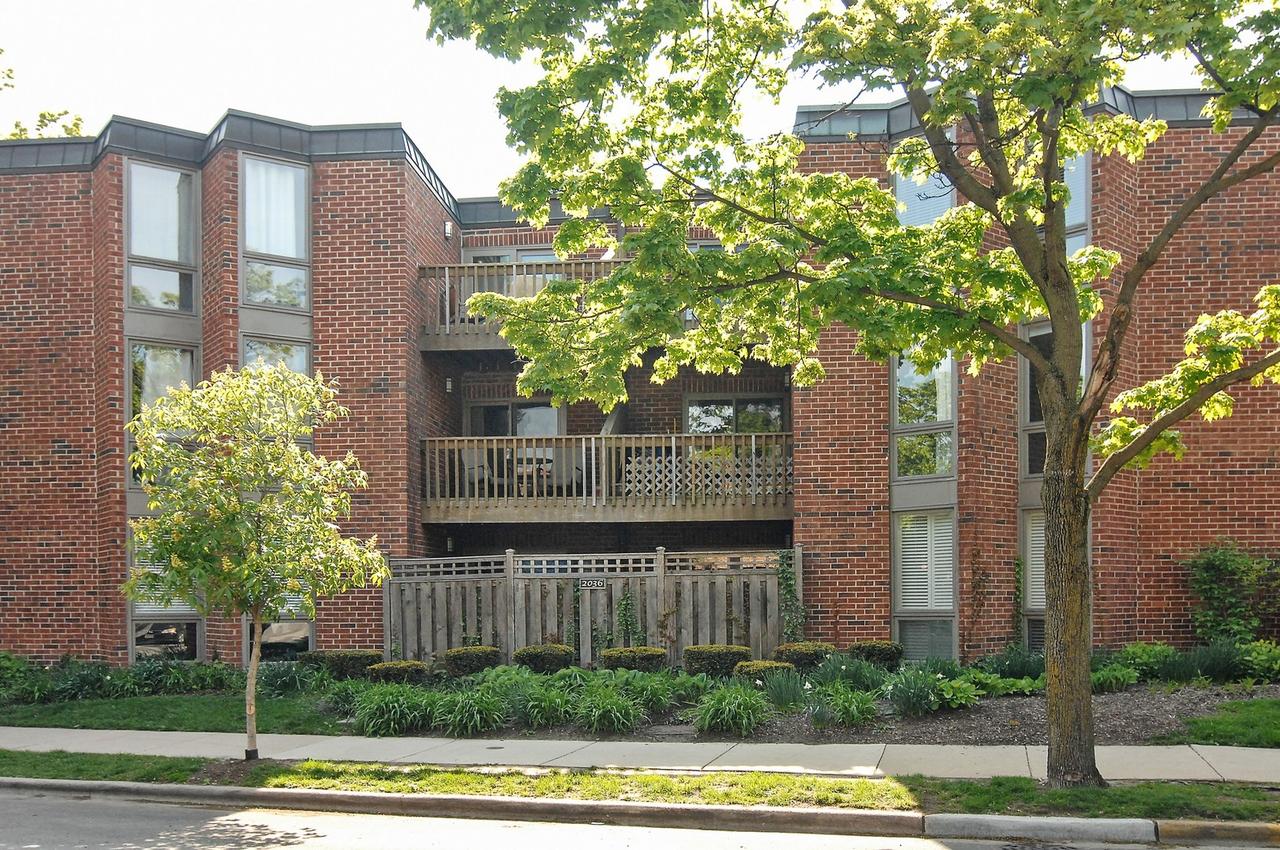 2036 N Larrabee St. #8203, Chicago, IL 60614