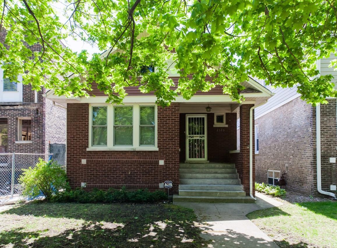 2525 W Cullom Ave., Chicago, IL 60618