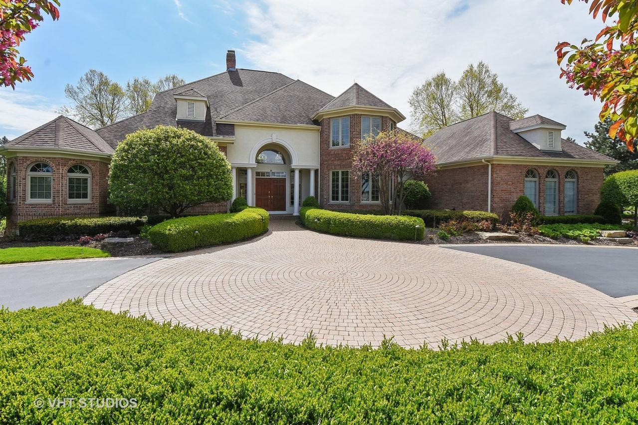 5 Watergate Dr., South Barrington, IL 60010