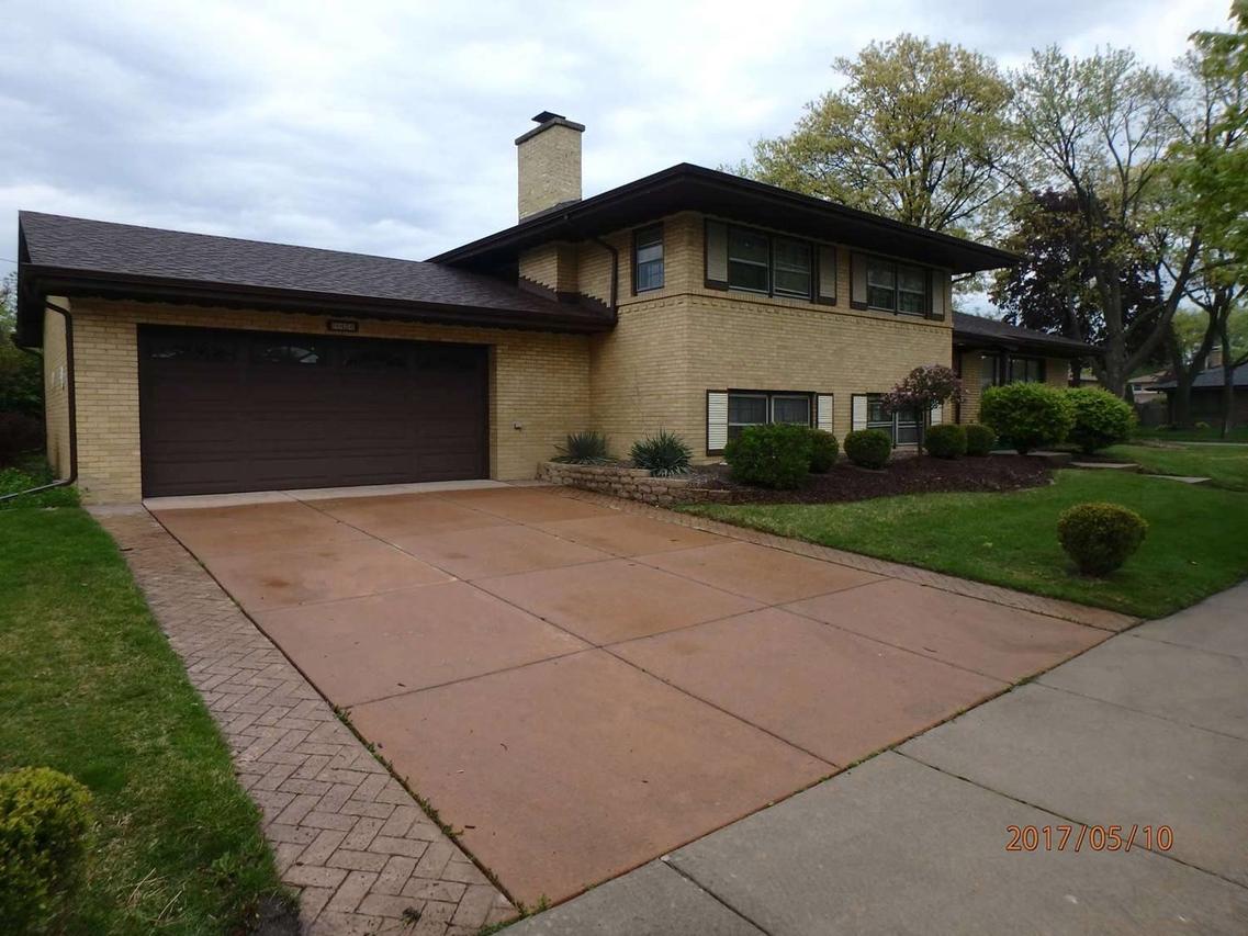 9924 S Kilpatrick Ave., Oak Lawn, IL 60453