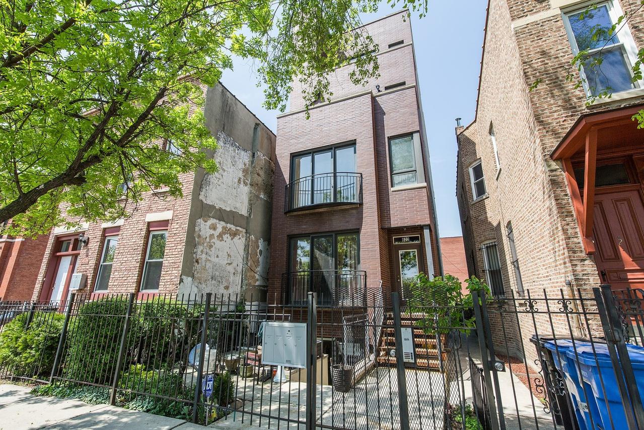 622 S Oakley Blvd. #2, Chicago, IL 60612