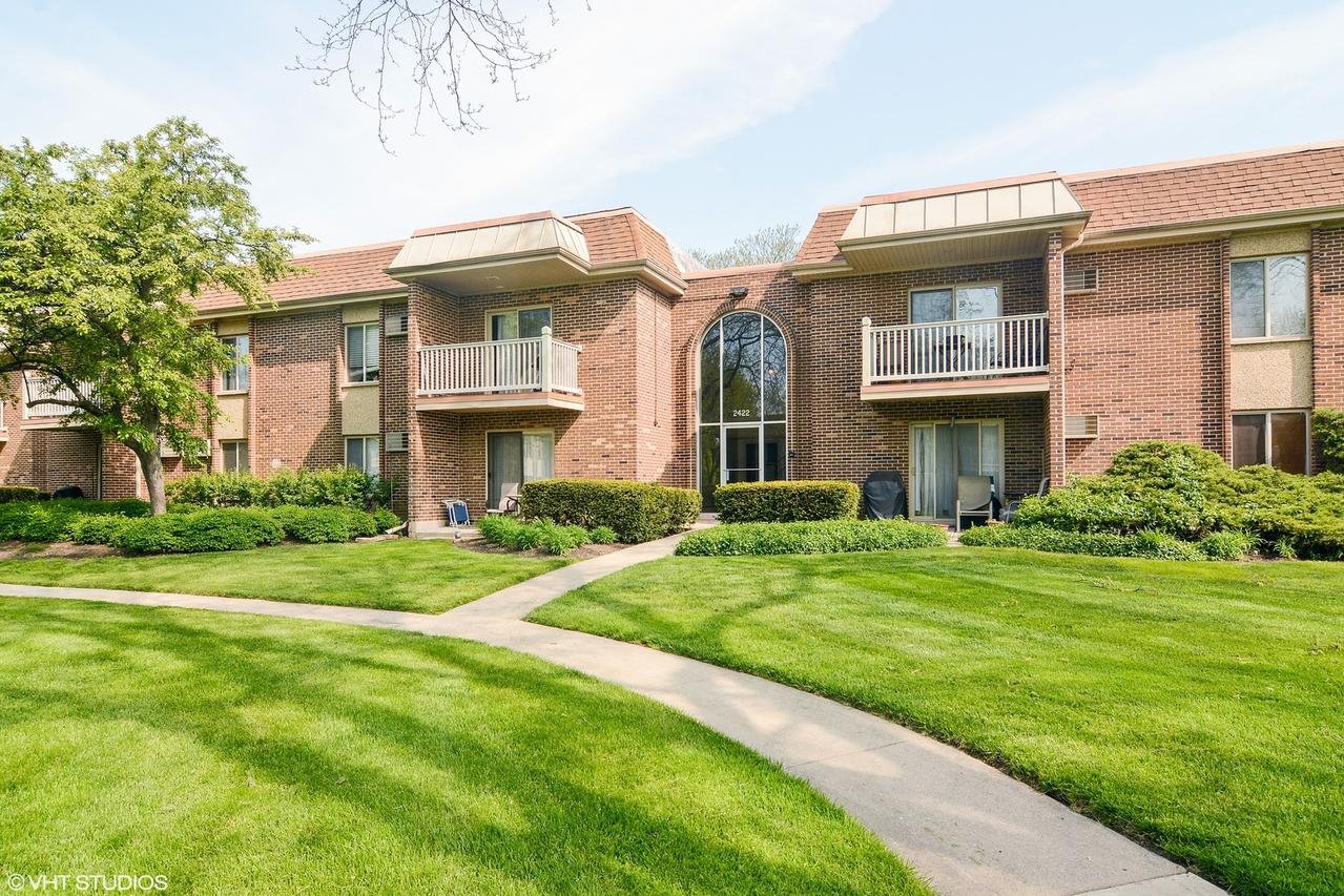 2422 N Kennicott Dr. #1B, Arlington Heights, IL 60004